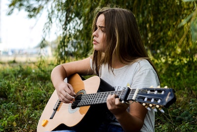 Female Acoustic Singer